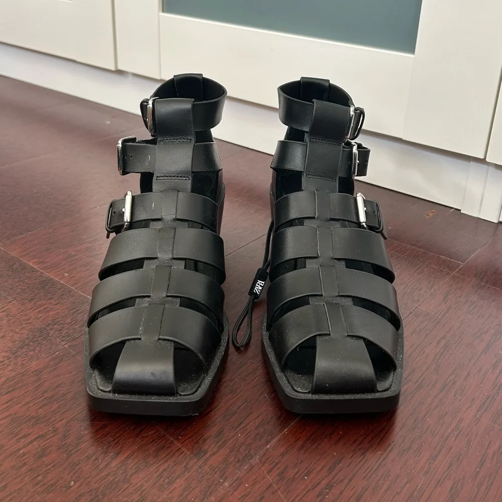 Zara Black Strappy Buckle Block Heel Sandals - Picture 3 of 7